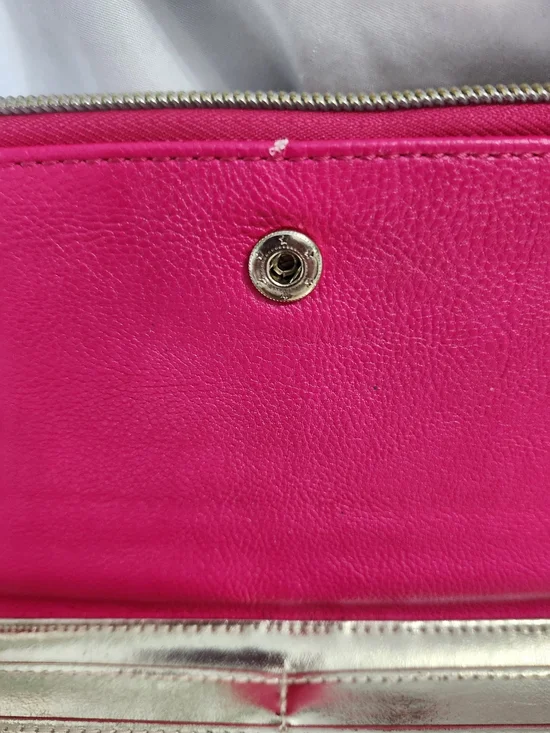 Betsey Johnson Black Floral Zip Wallet with Pink Heart Pin - Picture 8 of 12